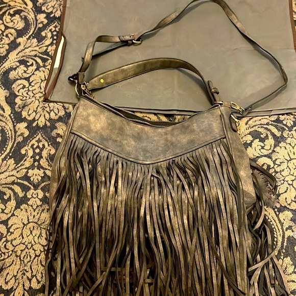Gray leather fringe purse by Aldo. - Picture 4 of 7